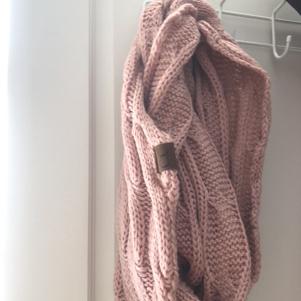 CC Infinity Scarf - Picture 2 of 2